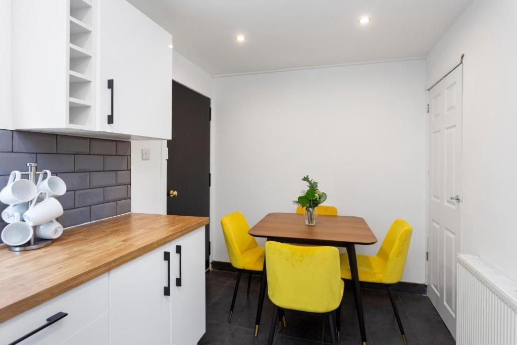 Apartament Stylish 3 Bed Edinburgh Abode-Parking And Garden Zewnętrze zdjęcie